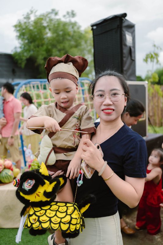 Cô giáo Mầm non Memory cùng bé trong ngày hội